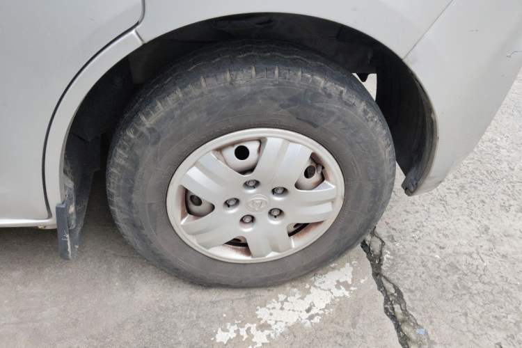 Used CHANGAN KAICHENG Ruixing M60 2019 1.5L Standard Model China V Emission Standards 5/6 Seats 4G15S Right Front Wheel Hub