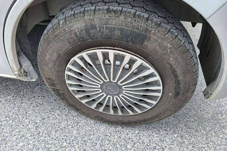 Used CHANGAN KAICHENG Ruixing M60 2019 1.5L Business Version China VI 6-Seater DAM15KR Right Front Wheel Hub