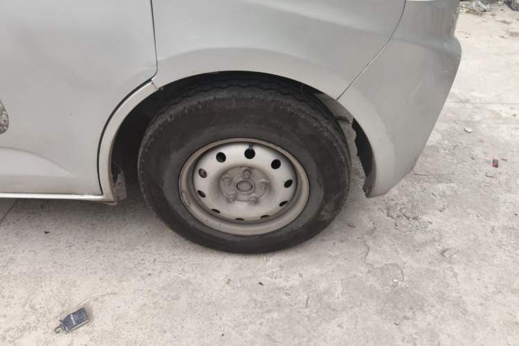 Used CHANGAN KAICHENG Ruixing M60 2019 1.5L Base Version China VI Standard 7-Seater DAM15KR Right Front Wheel Hub