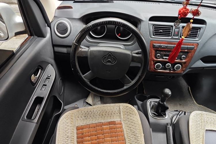 Used CHANGAN KAICHENG Ruixing M60 2019 1.5L Standard Version China VI Emission Standard 5/6 Seats DAM15KR Steering Wheel