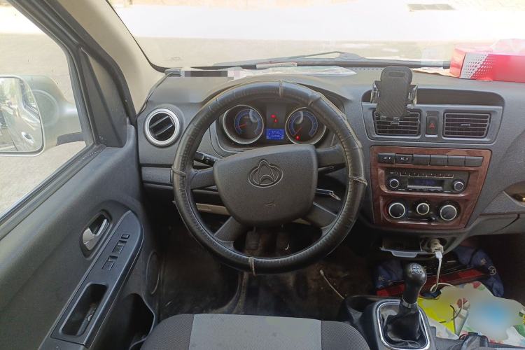 Used CHANGAN KAICHENG Ruixing M60 2019 1.5L Standard Model China V Emission Standards 5/6 Seats 4G15S Steering Wheel