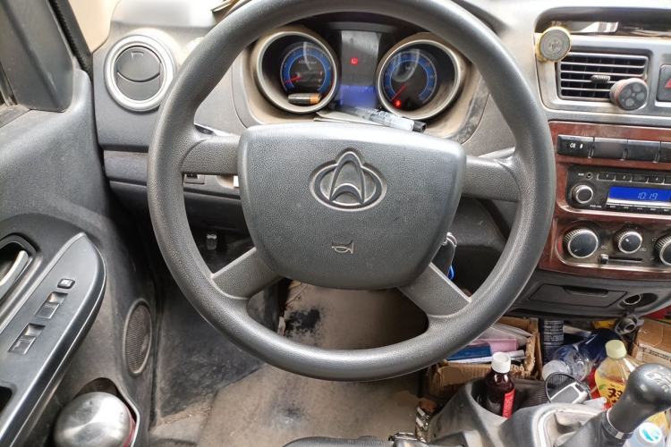 Used CHANGAN KAICHENG Ruixing M60 2019 1.5L Business Version China VI 6-Seater DAM15KR Steering Wheel