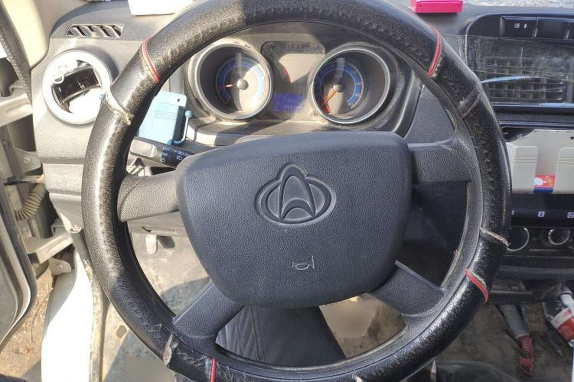 Used CHANGAN KAICHENG Ruixing M60 2019 1.5L Standard Version China VI Van with 5 Seats DAM15KR Steering Wheel