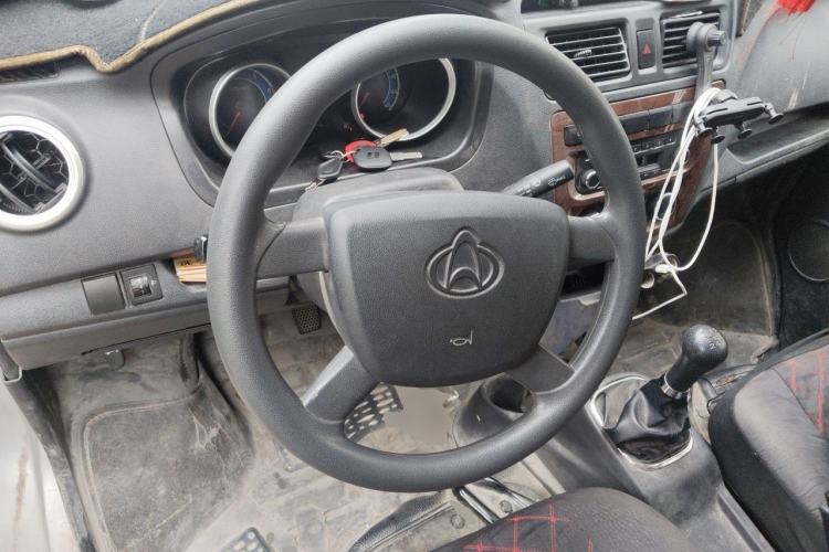 Used CHANGAN KAICHENG Ruixing M60 2019 1.5L Standard Version China VI Emission Standard 5/6 Seats DAM15KR Steering Wheel