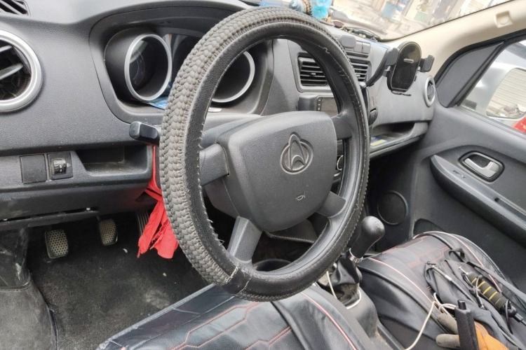 Used CHANGAN KAICHENG Ruixing M60 2019 1.5L Standard Model China V Emission Standards 5/6 Seats 4G15S Steering Wheel