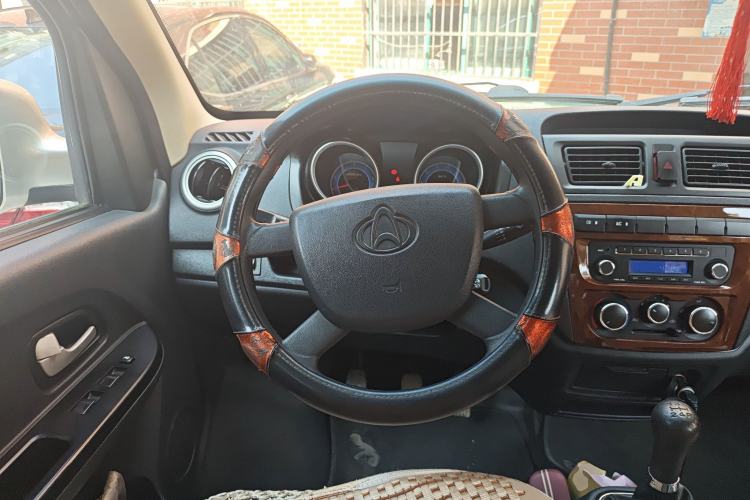 Used CHANGAN KAICHENG Ruixing M60 2019 1.5L Standard Model China V Emission Standards 5/6 Seats 4G15S Steering Wheel