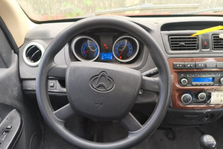 Used CHANGAN KAICHENG Ruixing M60 2019 1.5L Base Version China VI Standard 7-Seater DAM15KR Steering Wheel