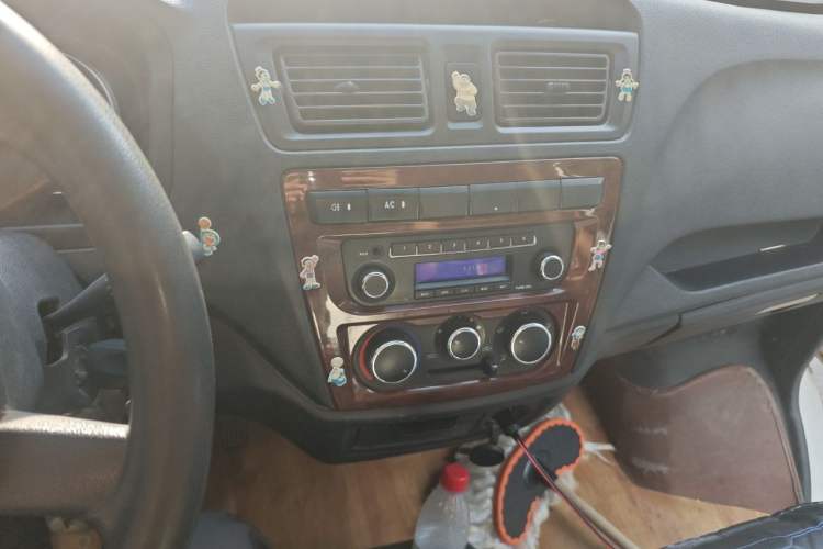 Used CHANGAN KAICHENG Ruixing M60 2019 1.5L Base Version China VI Standard 2-Seater Van with DAM15KR Engine Audio And AC Panel