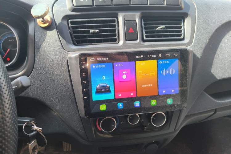 Used CHANGAN KAICHENG Ruixing M60 2019 1.5L Standard Model China V Emission Standards 5-Seater Van with 4G15S Engine Audio And AC Panel
