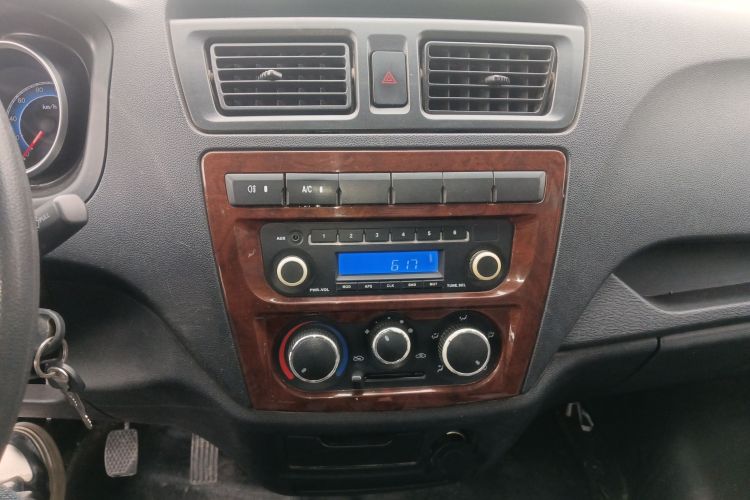 Used CHANGAN KAICHENG Ruixing M60 2019 1.5L Base Version China VI Standard 2-Seater Van with DAM15KR Engine Audio And AC Panel