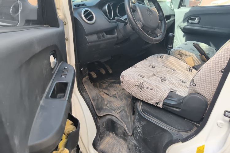 Used CHANGAN KAICHENG Ruixing M60 2019 1.5L Standard Model China V Emission Standards 5-Seater Van with 4G15S Engine Driver Seat