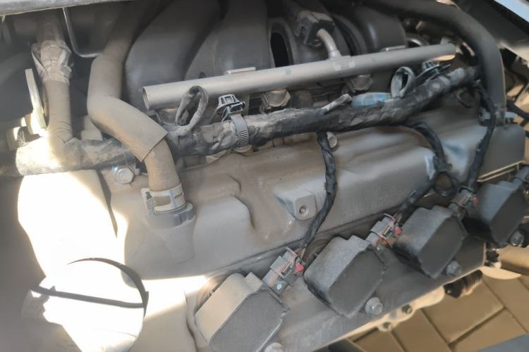 Used CHANGAN KAICHENG Ruixing M60 2019 1.5L Standard Model China V Emission Standards 5-Seater Van with 4G15S Engine Engine Bay