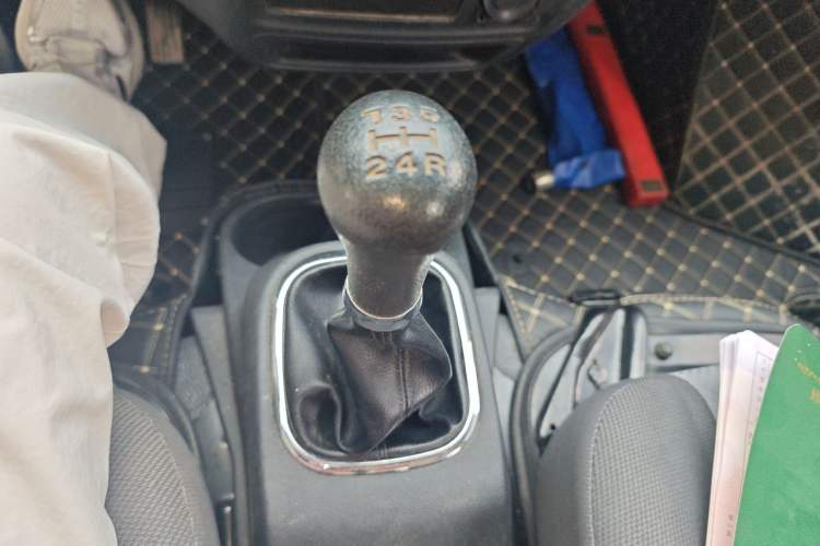 Used CHANGAN KAICHENG Ruixing M60 2019 1.5L Business Version China VI 6-Seater DAM15KR Gear Lever