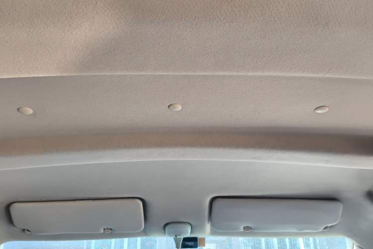 Used CHANGAN KAICHENG Ruixing M60 2019 1.5L Standard Model China V Emission Standards 5-Seater Van with 4G15S Engine Headliner