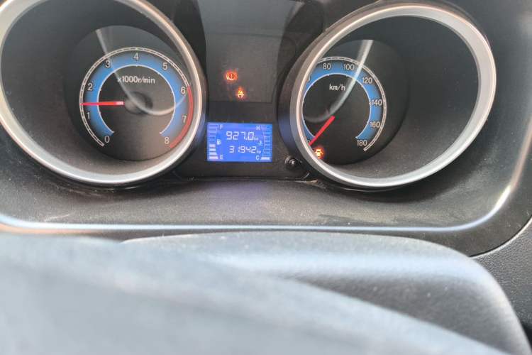 Used CHANGAN KAICHENG Ruixing M60 2019 1.5L Standard Model China V Emission Standards 5-Seater Van with 4G15S Engine Odometer Close Up