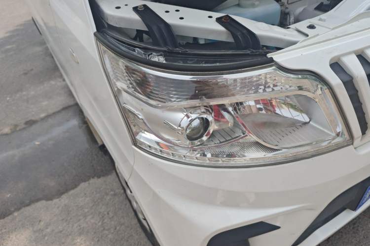Used CHANGAN KAICHENG Ruixing M60 2019 1.5L Business Version China VI 6-Seater DAM15KR Right Front Headlight