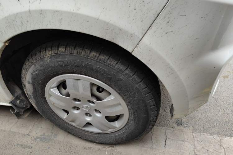 Used CHANGAN KAICHENG Ruixing M60 2019 1.5L Base Model China V Emission Standard 2-Seat Cargo Van with 4G15S Engine Right Front Wheel Hub