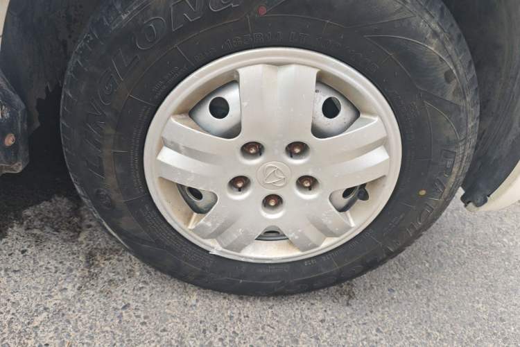 Used CHANGAN KAICHENG Ruixing M60 2019 1.5L Business Version China VI 6-Seater DAM15KR Right Front Wheel Hub