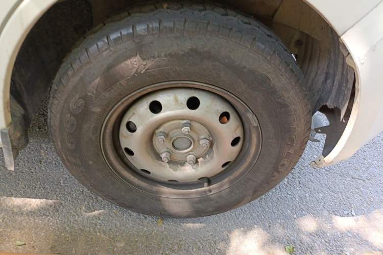 Used CHANGAN KAICHENG Ruixing M60 2019 1.5L Business Version China VI 6-Seater DAM15KR Right Front Wheel Hub