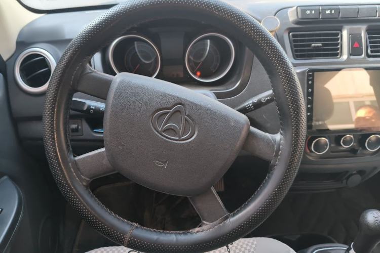Used CHANGAN KAICHENG Ruixing M60 2019 1.5L Standard Model China V Emission Standards 5-Seater Van with 4G15S Engine Steering Wheel