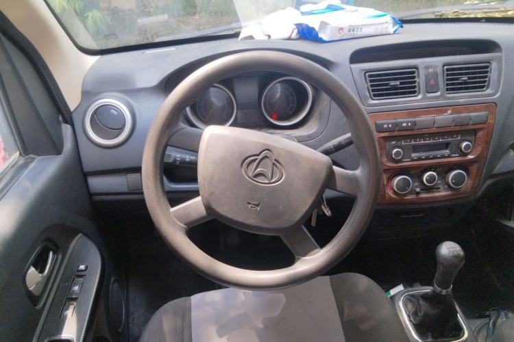 Used CHANGAN KAICHENG Ruixing M60 2019 1.5L Standard Model China V Emission Standards 5/6 Seats 4G15S Steering Wheel