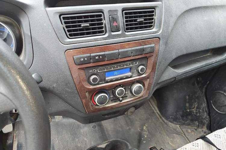Used CHANGAN KAICHENG Ruixing M60 2020 1.5L Standard Version China VI 6-Seater DAM15KR Audio And AC Panel