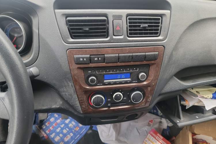 Used CHANGAN KAICHENG Ruixing M60 2020 1.5L Standard Version China VI 6-Seater DAM15KR Audio And AC Panel