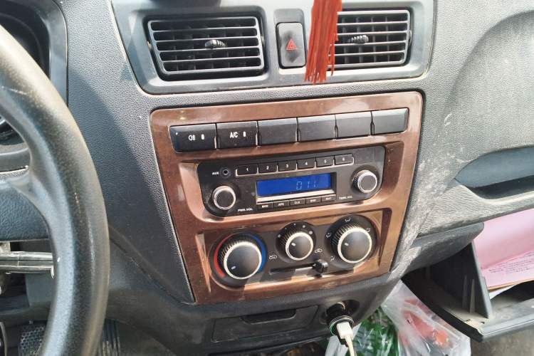 Used CHANGAN KAICHENG Ruixing M60 2020 1.5L Standard Version China VI 6-Seater DAM15KR Audio And AC Panel