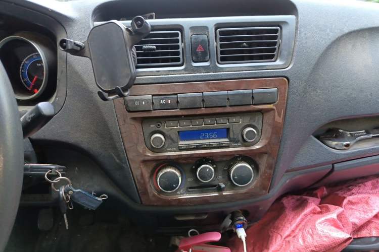 Used CHANGAN KAICHENG Ruixing M60 2020 1.5L Standard Version China VI 6-Seater DAM15KR Audio And AC Panel