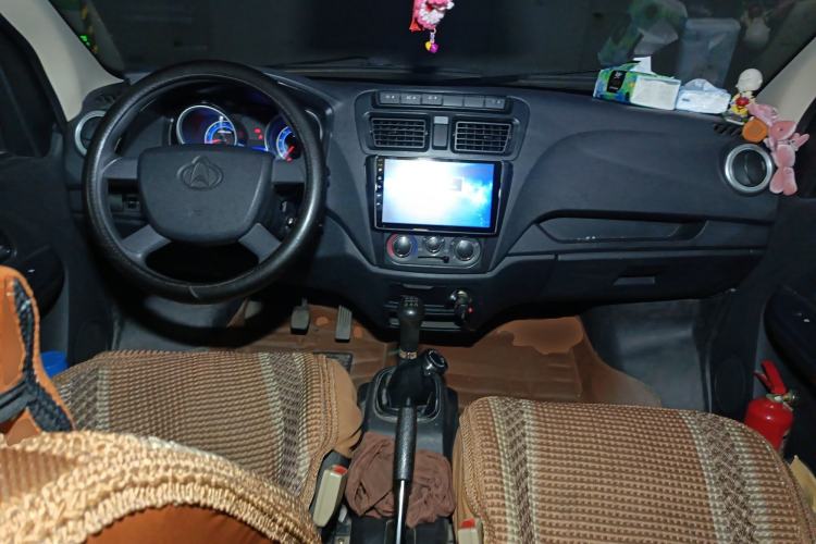 Used CHANGAN KAICHENG Ruixing M60 2020 1.6L Standard Version China VI 6-Seater CNG DAM16KRC Center Console