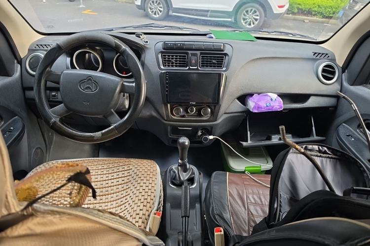 Used CHANGAN KAICHENG Ruixing M60 2020 1.5L Standard Version China VI 6-Seater DAM15KR Center Console