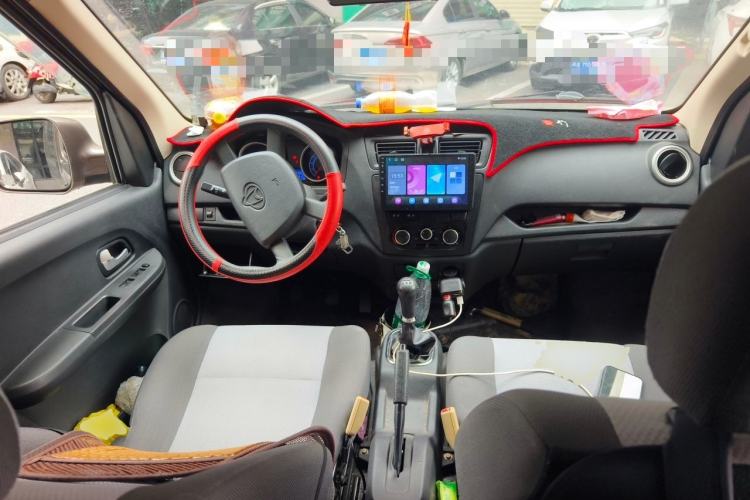 Used CHANGAN KAICHENG Ruixing M60 2020 1.5L Standard Version China VI 6-Seater DAM15KR Center Console