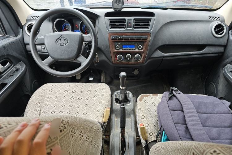 Used CHANGAN KAICHENG Ruixing M60 2020 1.5L Standard Version China VI 6-Seater DAM15KR Center Console