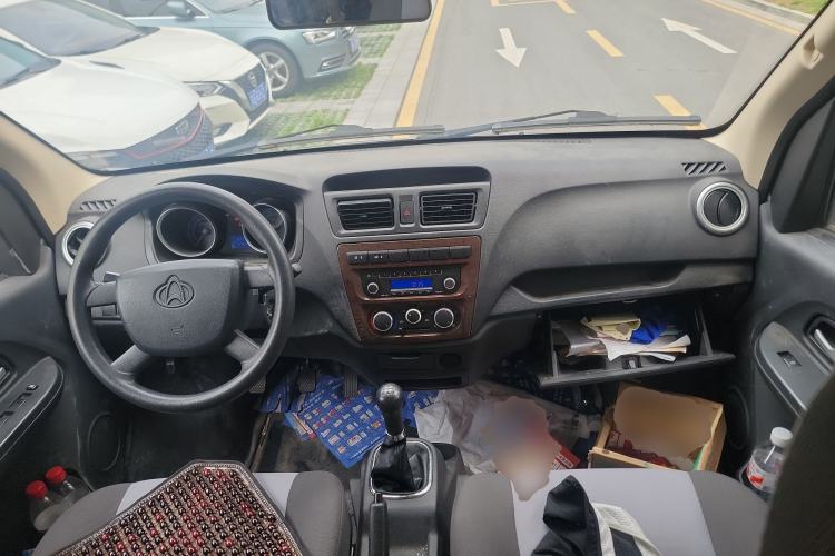 Used CHANGAN KAICHENG Ruixing M60 2020 1.5L Standard Version China VI 6-Seater DAM15KR Center Console