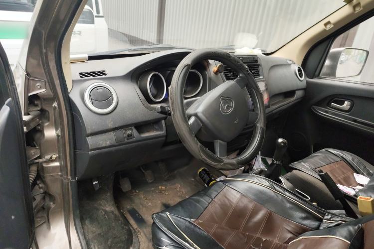 Used CHANGAN KAICHENG Ruixing M60 2020 1.6L Standard Version China VI 6-Seater CNG DAM16KRC Center Console
