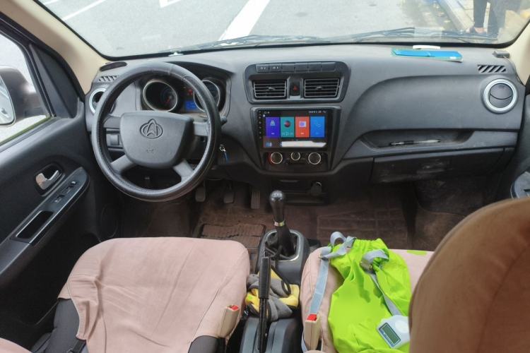 Used CHANGAN KAICHENG Ruixing M60 2020 1.5L Standard Version China VI 6-Seater DAM15KR Center Console