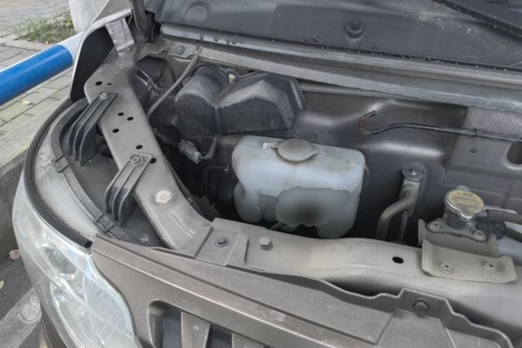 Used CHANGAN KAICHENG Ruixing M60 2020 1.5L Standard Version China VI 6-Seater DAM15KR Engine Bay