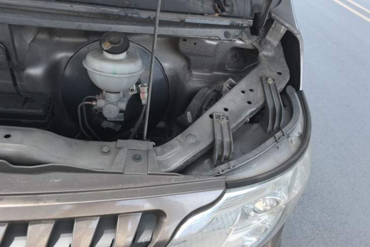 Used CHANGAN KAICHENG Ruixing M60 2020 1.5L Standard Version China VI 6-Seater DAM15KR Engine Bay Left
