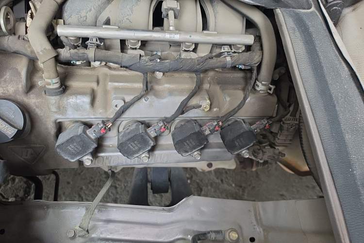 Used CHANGAN KAICHENG Ruixing M60 2020 1.5L Standard Version China VI 6-Seater DAM15KR Engine Bay Left