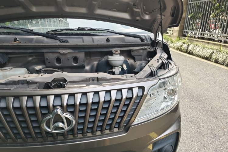 Used CHANGAN KAICHENG Ruixing M60 2020 1.5L Standard Version China VI 6-Seater DAM15KR Engine Bay Left
