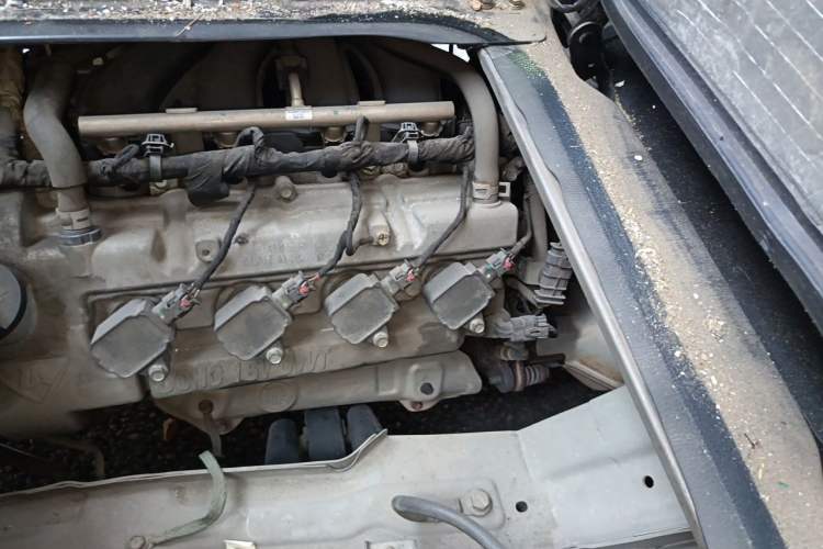 Used CHANGAN KAICHENG Ruixing M60 2020 1.5L Standard Version China VI 6-Seater DAM15KR Engine Bay Left