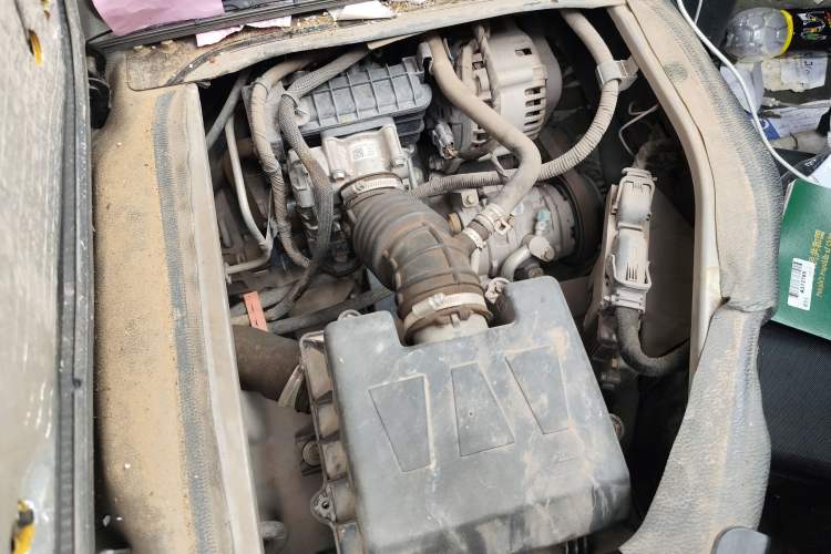 Used CHANGAN KAICHENG Ruixing M60 2020 1.6L Standard Version China VI 6-Seater CNG DAM16KRC Engine Bay