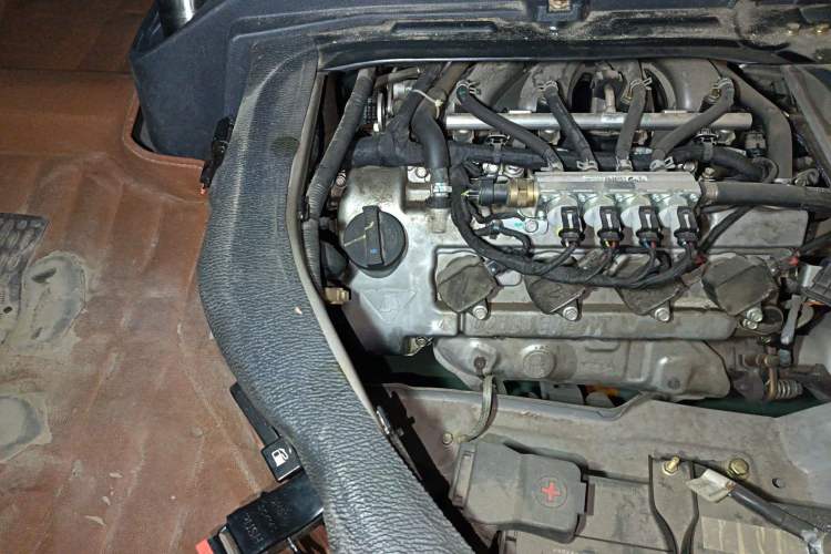 Used CHANGAN KAICHENG Ruixing M60 2020 1.6L Standard Version China VI 6-Seater CNG DAM16KRC Engine Bay Right