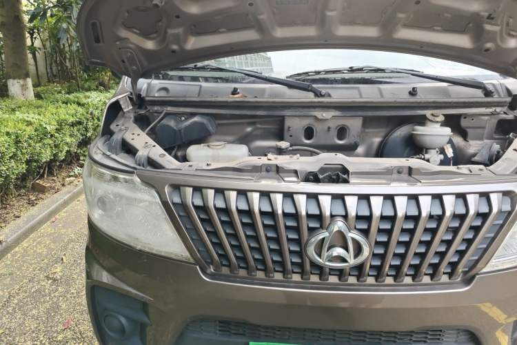 Used CHANGAN KAICHENG Ruixing M60 2020 1.5L Standard Version China VI 6-Seater DAM15KR Engine Bay Right