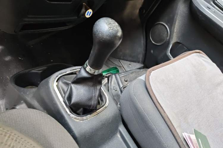 Used CHANGAN KAICHENG Ruixing M60 2020 1.5L Standard Version China VI 6-Seater DAM15KR Gear Lever