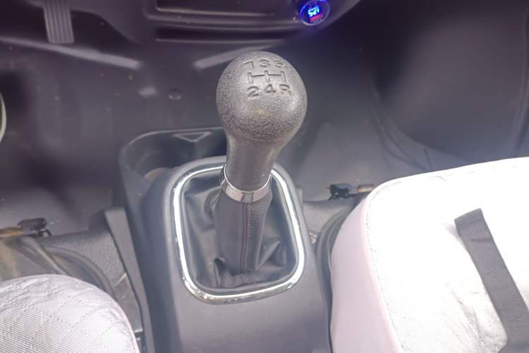 Used CHANGAN KAICHENG Ruixing M60 2020 1.5L Standard Version China VI 6-Seater DAM15KR Gear Lever