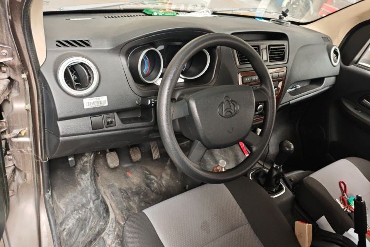 Used CHANGAN KAICHENG Ruixing M60 2020 1.5L Standard Version China VI 6-Seater DAM15KR Interior 2