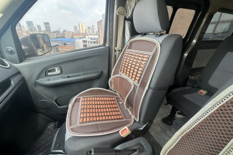 Used CHANGAN KAICHENG Ruixing M60 2020 1.5L Standard Version China VI 6-Seater DAM15KR Interior 2