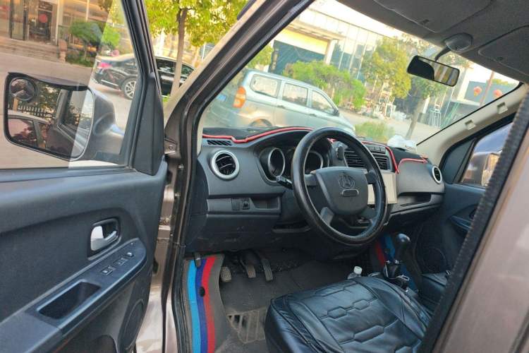 Used CHANGAN KAICHENG Ruixing M60 2020 1.5L Standard Version China VI 6-Seater DAM15KR Interior 3