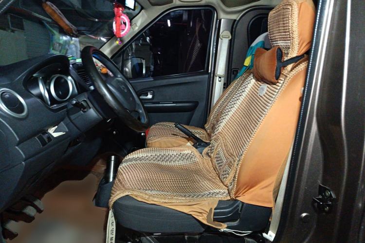Used CHANGAN KAICHENG Ruixing M60 2020 1.6L Standard Version China VI 6-Seater CNG DAM16KRC Left Front Seat